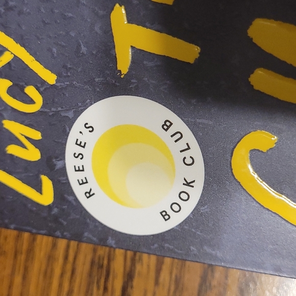 The Guest List by Lucy Foley - A Novel - Reese's Book Club - Picture 4 of 4